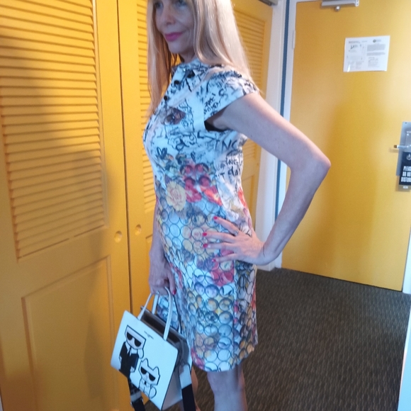 Designer floral short sleeve dress Small - Picture 3 of 9